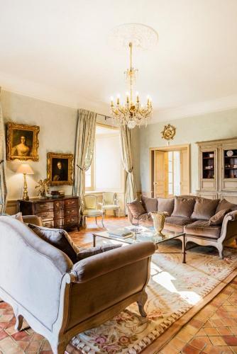 Les Camus Chateau Sleeps 22 Pool Wifi
