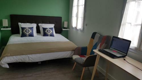 Hostal Les Chambres de La Marina Aux Mureaux