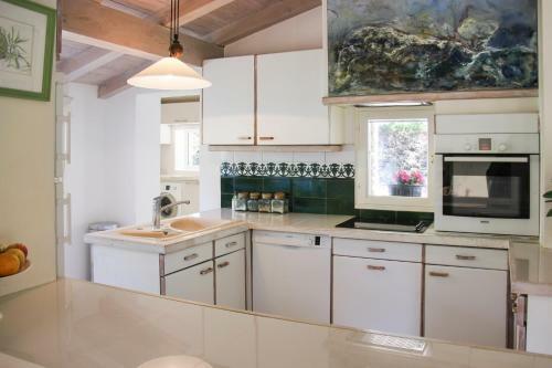 Les Portes-en-re Villa Sleeps 12