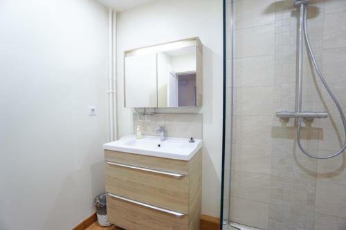 Beautiful Apartment In Levallois