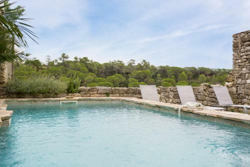 Limousis Chateau Sleeps 12 Pool Wifi