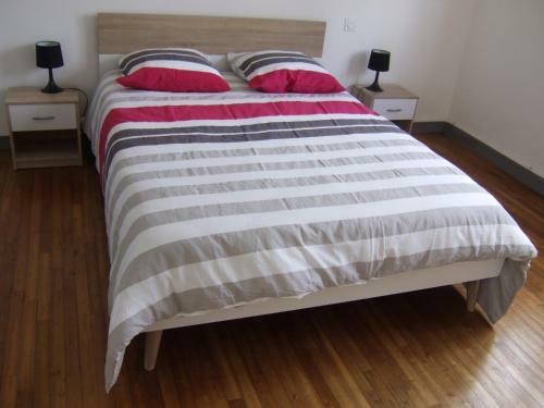 Villa Grande Maison 4 Chambres Doubles, Wifi, Jardin, Parking