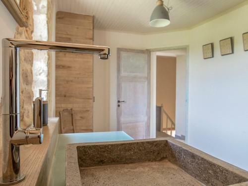 Rustic Holiday Home In Loubejac With Jacuzzi