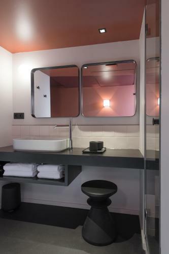 Mihotel Tour Rose