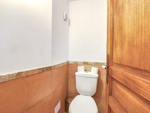 Graceful Cottage In Malauc�ne With Private Swimming Pool