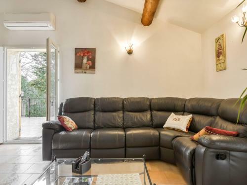 Graceful Cottage In Malauc�ne With Private Swimming Pool