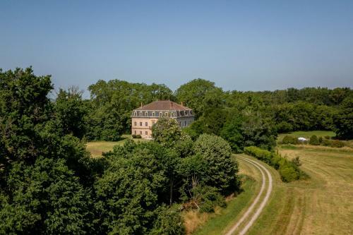 Le Fousseret Chateau Sleeps 14 Pool Wifi