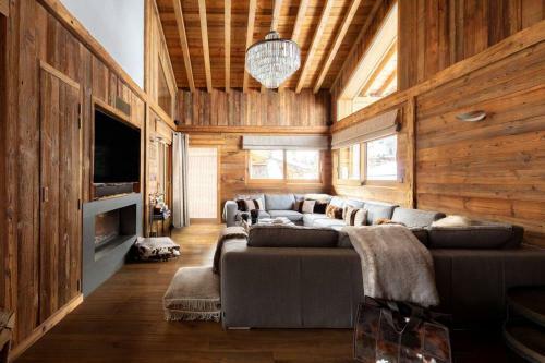 Chalet Wood