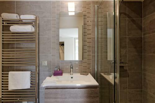 Verlaine Private Apartment