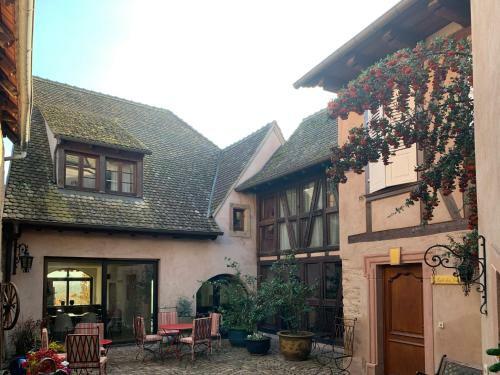 Bed & Breakfast La Tour Des F�es