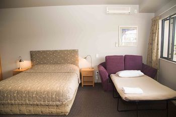 Airport Motor Lodge