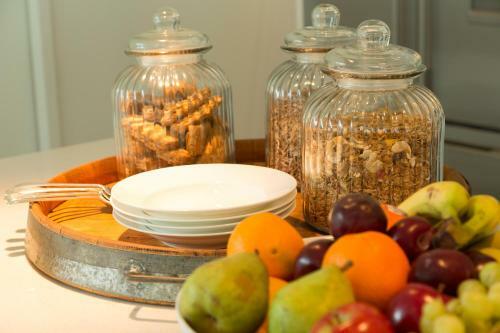 Bed & Breakfast The Establishment Boutique Accommodation