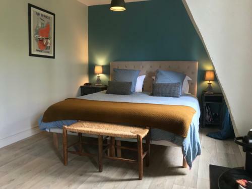 Hostal A La Lettre Th�