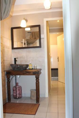 Hostal A La Lettre Th�
