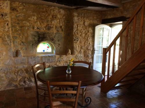 G�te Monsac, 2 Pi�ces, 2 Personnes - Fr-1-616-101