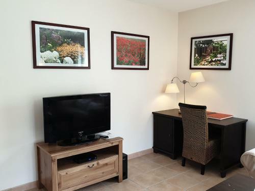 Welcoming Villa With Jacuzzi In Montburn-des-corbieres