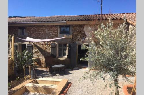 Beau 2 Bedroom/ensuite Gite, Southerly Courtyard