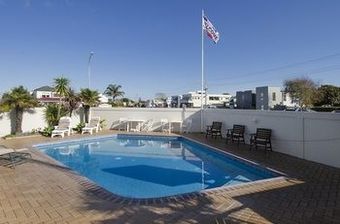 Bay Palm Motel