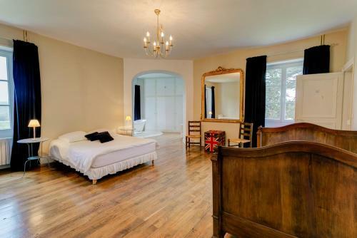 Nervaux Chateau Sleeps 28 Pool Wifi