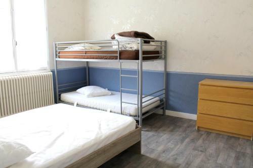 Apartment With One Bedroom In Orcival With Enclosed Garden