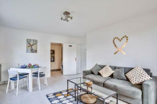 Chic Apart With Terrace And Parking