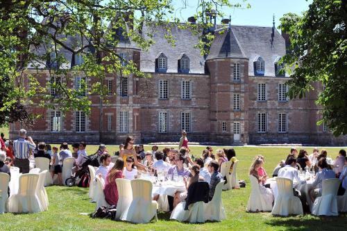 Paluel Chateau Sleeps 21 With Pool And Wifi