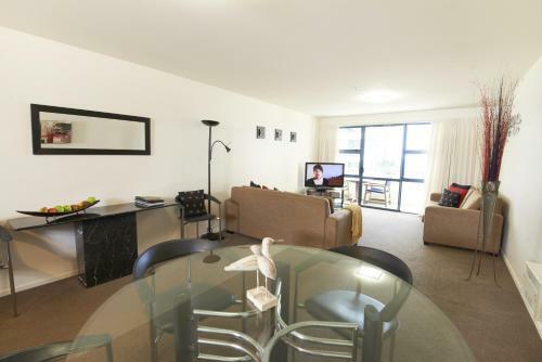 Aparthotel Oceanside Resort & Twin Towers