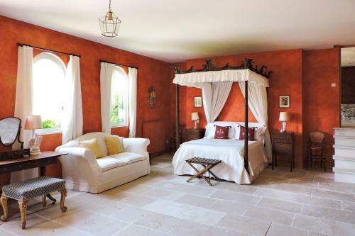 Palaja Villa Sleeps 22 With Pool