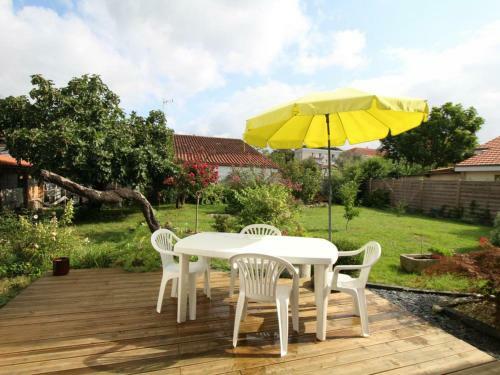 G�te Pau, 4 Pi�ces, 5 Personnes - Fr-1-384-783