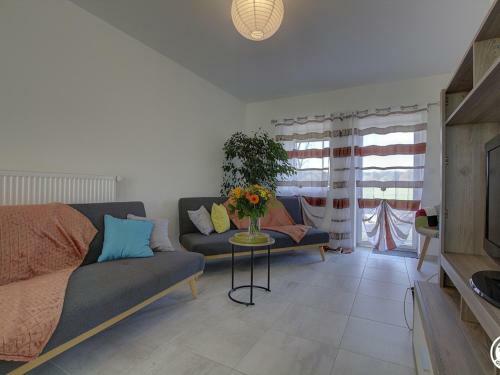 G�te P�ronnas, 5 Pi�ces, 12 Personnes - Fr-1-493-334