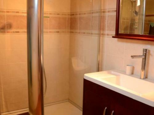 G�te Piney, 7 Pi�ces, 11 Personnes - Fr-1-543-12
