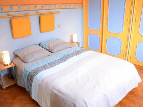 G�te Piney, 7 Pi�ces, 11 Personnes - Fr-1-543-12