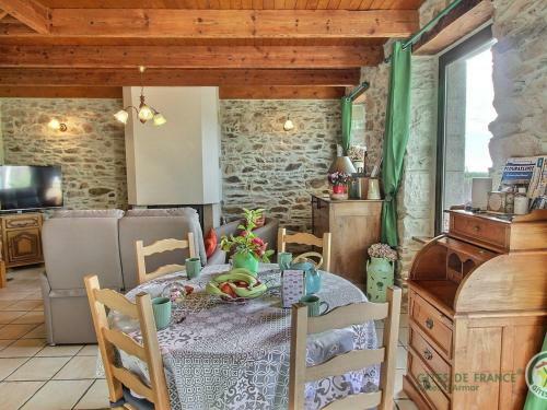 G�te Ploubazlanec, 3 Pi�ces, 4 Personnes - Fr-1-536-105