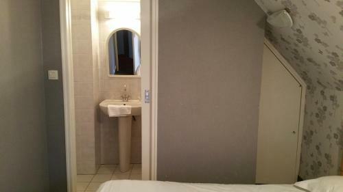Hotel Le Grillon