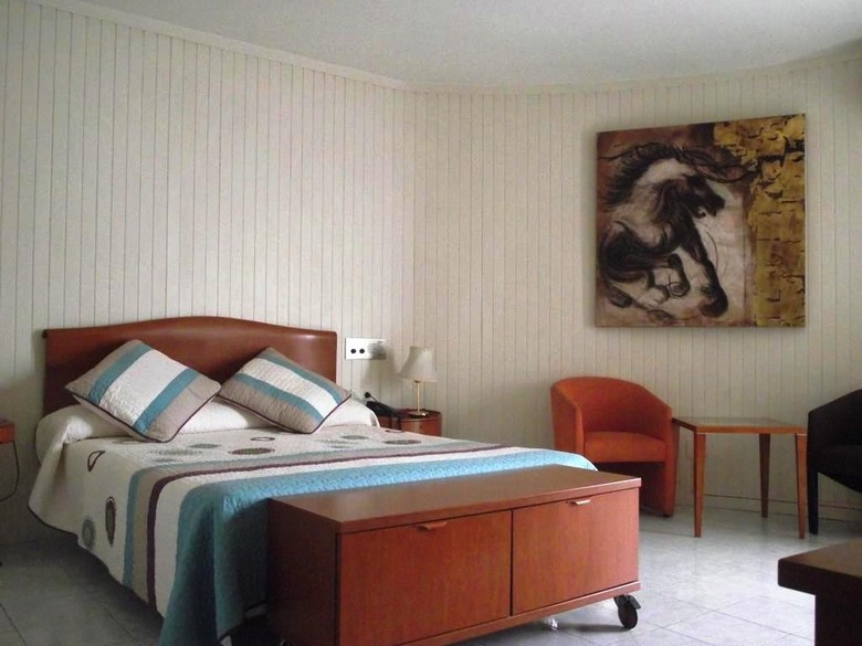 Hotel Ampuria Inn