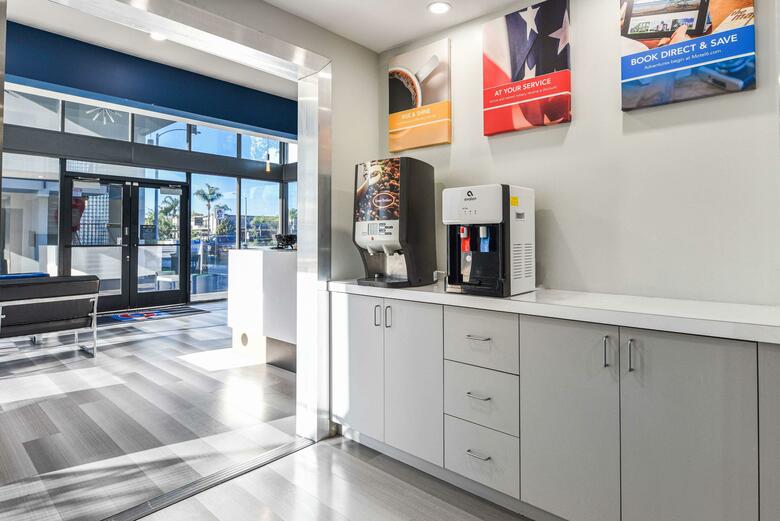 Hotel Anaheim Rodeway Inn & Suites