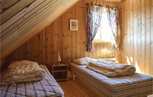 Holiday Home Kvalav�g Tresvikvegen II