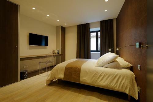 The One Apartments