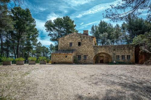 Stunning Panoramic Views In Roussillon