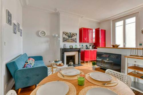 Chic Apart In Parisian Style