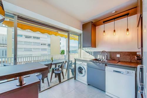 Charming Apartment Close To The Sea