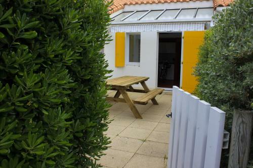 Une Petite Maison de Vacances Entre Dunes Et For�t