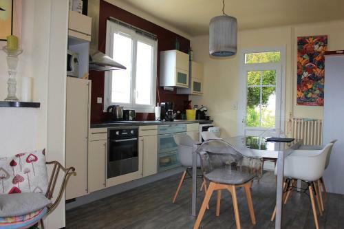 Grande Et Agr�able Maison Hilairoise