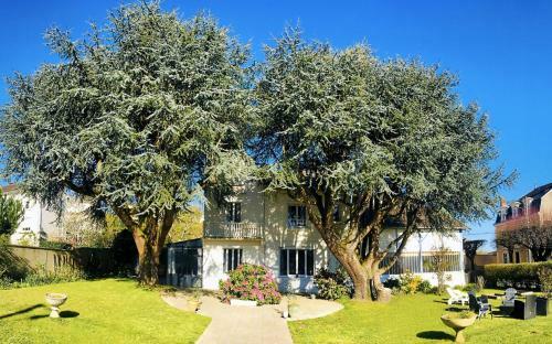 Bed & Breakfast Chambres D'h�tes La Maison Blanche