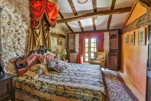 Maine D'euche Chateau Sleeps 30 Pool Wifi