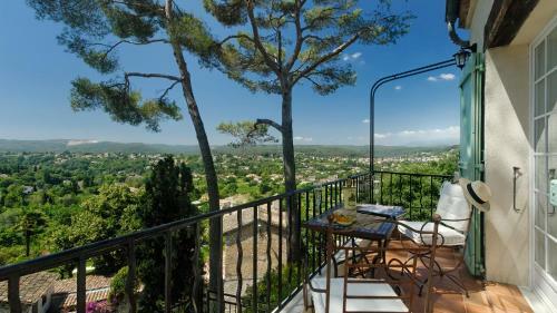 Villa Olivade - Sea Views Private Garden & Terrace