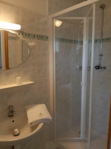 Hotel Home Des Pins Sarl