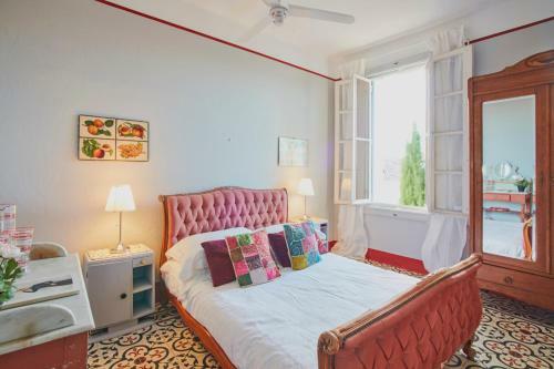Saint-pons-de-mauchiens Villa Sleeps 12 With Pool