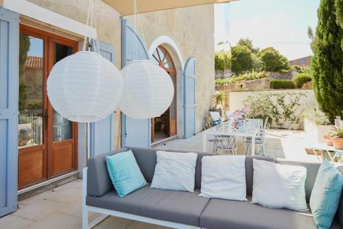 Saint-pons-de-mauchiens Villa Sleeps 12 With Pool