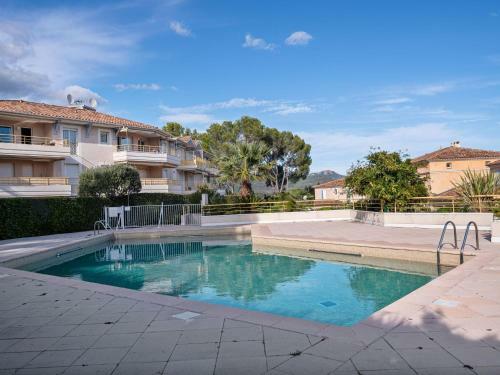 Modern Holiday Home In Saint-raphael With Private Pool